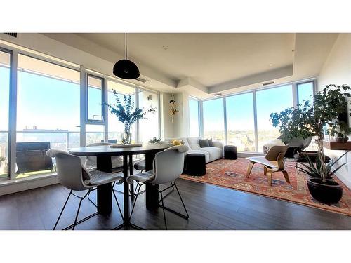 907-930 16 Avenue Sw, Calgary, AB - Indoor Photo Showing Dining Room