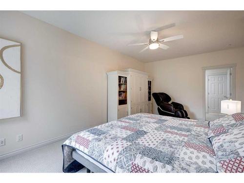 1208-24 Hemlock Crescent Sw, Calgary, AB - Indoor Photo Showing Bedroom