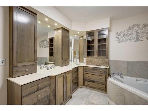 1208-24 Hemlock Crescent Sw, Calgary, AB - Indoor Photo Showing Bathroom