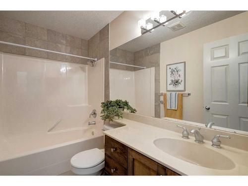 1208-24 Hemlock Crescent Sw, Calgary, AB - Indoor Photo Showing Bathroom