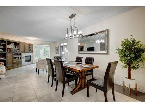 1208-24 Hemlock Crescent Sw, Calgary, AB - Indoor Photo Showing Dining Room