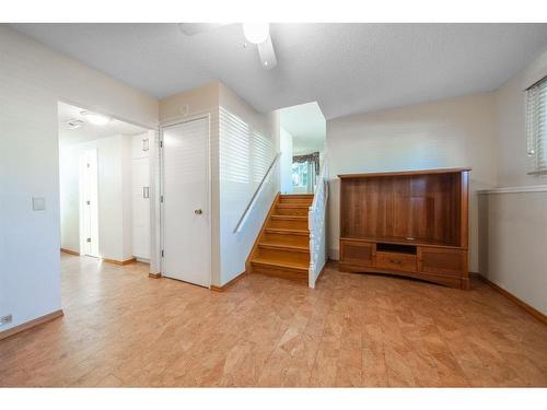 5251 Barron Drive Nw, Calgary, AB - Indoor Photo Showing Other Room