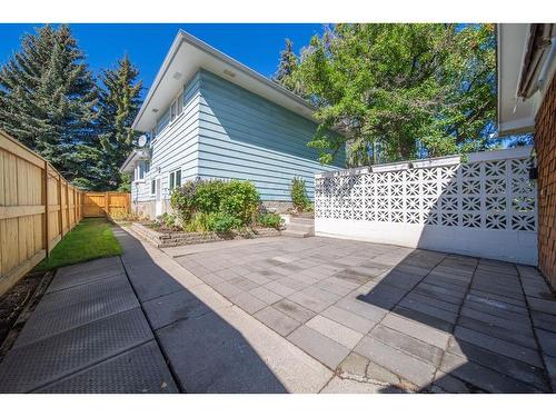 5251 Barron Drive Nw, Calgary, AB - Outdoor