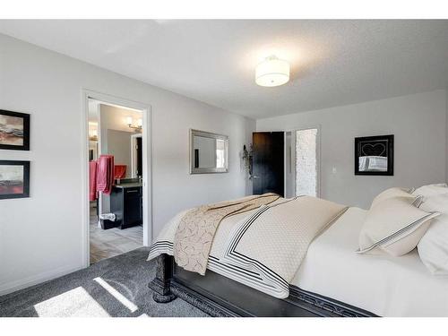 81 Auburn Meadows Crescent Se, Calgary, AB - Indoor Photo Showing Bedroom