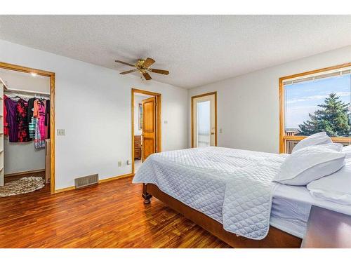 60 Patterson Hill Sw, Calgary, AB - Indoor Photo Showing Bedroom