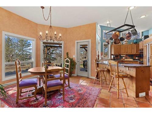 1115 16A Street Nw, Calgary, AB - Indoor Photo Showing Dining Room