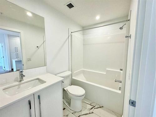 2220-395 Skyview Parkway Ne, Calgary, AB - Indoor Photo Showing Bathroom