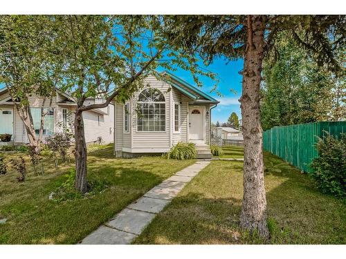 56 Laguna Close Ne, Calgary, AB - Outdoor