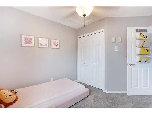 90 Country Hills Cove Nw, Calgary, AB - Indoor Photo Showing Bedroom