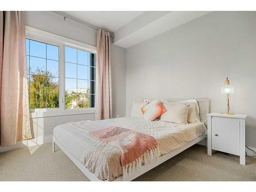 209-201 20 Avenue Ne, Calgary, AB - Indoor Photo Showing Bedroom