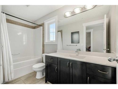 209-201 20 Avenue Ne, Calgary, AB - Indoor Photo Showing Bathroom