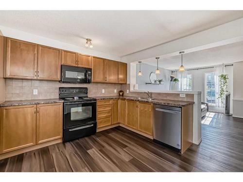 129 Elgin Meadows View Se, Calgary, AB - Indoor Photo Showing Kitchen