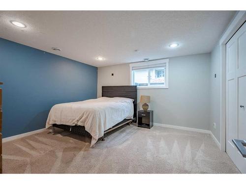 3727 37 Street Nw, Calgary, AB - Indoor Photo Showing Bedroom