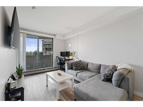 402-1121 6 Avenue Sw, Calgary, AB - Indoor Photo Showing Living Room