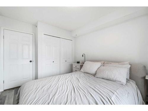 402-1121 6 Avenue Sw, Calgary, AB - Indoor Photo Showing Bedroom