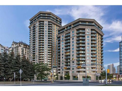 402-1121 6 Avenue Sw, Calgary, AB - Outdoor With Balcony With Facade