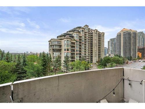 402-1121 6 Avenue Sw, Calgary, AB - Outdoor With Balcony With Facade