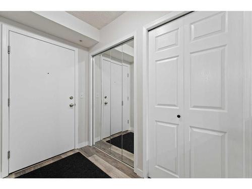 402-1121 6 Avenue Sw, Calgary, AB - Indoor Photo Showing Other Room