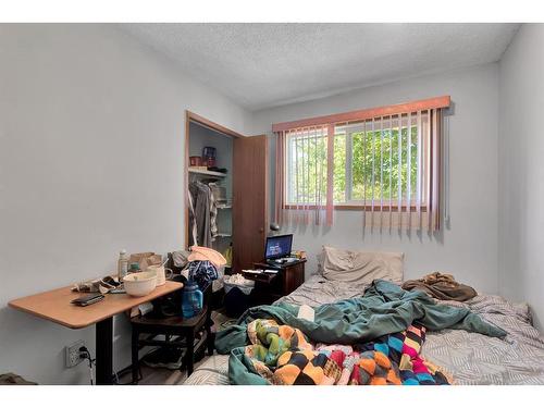 93 Marwood Circle Ne, Calgary, AB - Indoor Photo Showing Bedroom