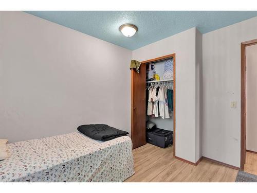 93 Marwood Circle Ne, Calgary, AB - Indoor Photo Showing Bedroom