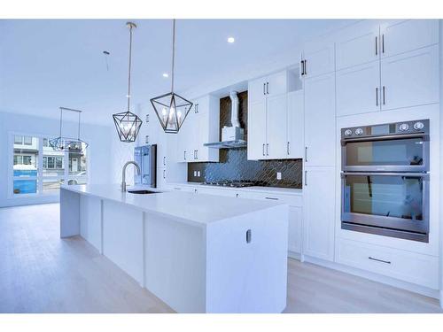 1420 41 Street Sw, Calgary, AB - Indoor Photo Showing Kitchen With Upgraded Kitchen