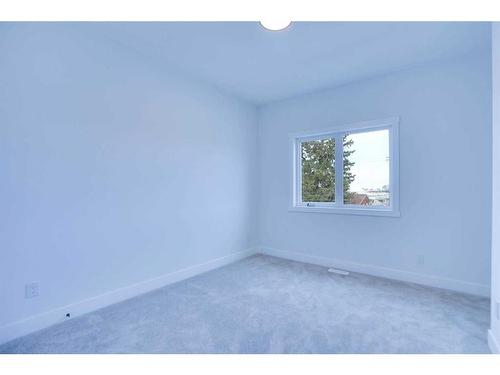 1420 41 Street Sw, Calgary, AB - Indoor Photo Showing Other Room