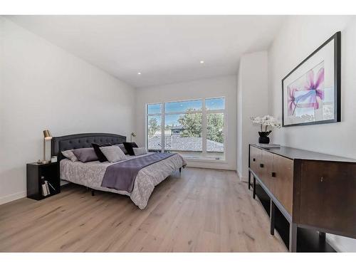 2210 4 Avenue Nw, Calgary, AB - Indoor Photo Showing Bedroom