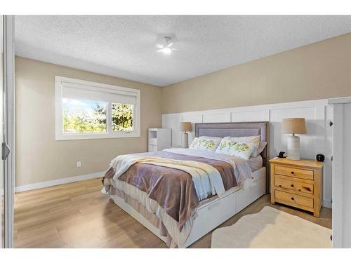 5826 Imperial Drive, Olds, AB - Indoor Photo Showing Bedroom