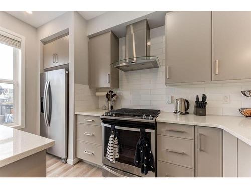 225 Masters Crescent Se, Calgary, AB - Indoor Photo Showing Kitchen