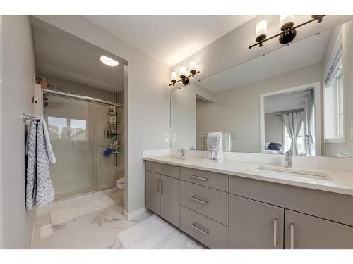 225 Masters Crescent Se, Calgary, AB - Indoor Photo Showing Bathroom