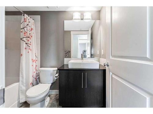 4306-155 Skyview Ranch Way Ne, Calgary, AB - Indoor Photo Showing Bathroom