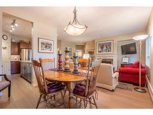 119-2144 Paliswood Road Sw, Calgary, AB - Indoor Photo Showing Dining Room