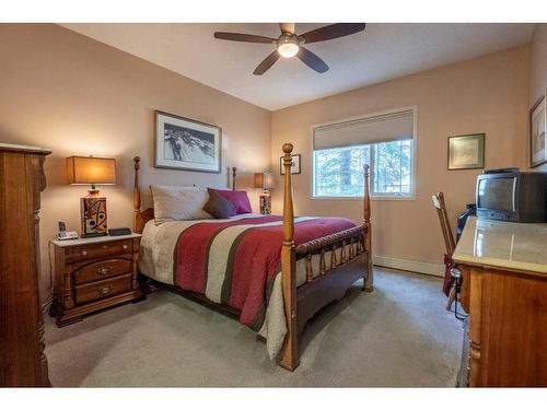 119-2144 Paliswood Road Sw, Calgary, AB - Indoor Photo Showing Bedroom