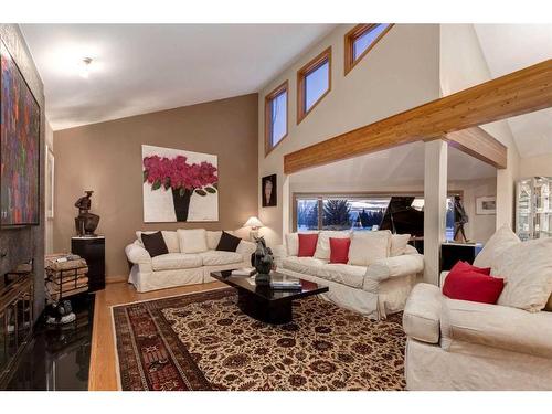 63 Pinebrook Way Sw, Rural Rocky View County, AB - Indoor Photo Showing Living Room