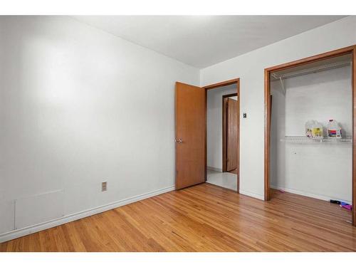 68 Sackville Drive Sw, Calgary, AB - Indoor Photo Showing Other Room