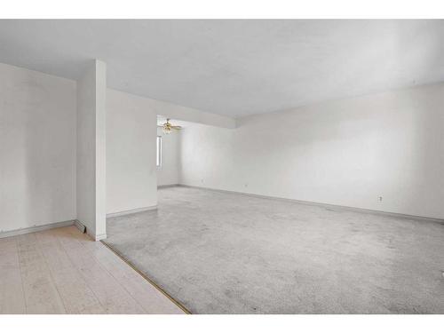 68 Sackville Drive Sw, Calgary, AB - Indoor Photo Showing Other Room