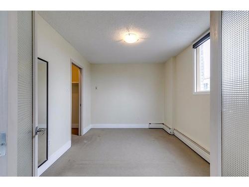 302-505 19 Avenue Sw, Calgary, AB - Indoor Photo Showing Other Room