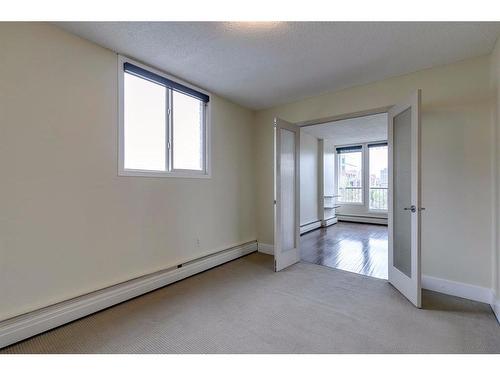 302-505 19 Avenue Sw, Calgary, AB - Indoor Photo Showing Other Room