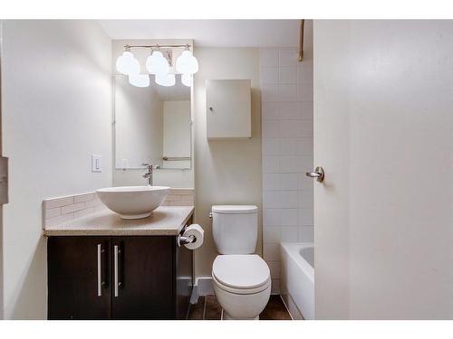 302-505 19 Avenue Sw, Calgary, AB - Indoor Photo Showing Bathroom