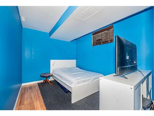 109 Mckerrell Way Se, Calgary, AB - Indoor Photo Showing Bedroom