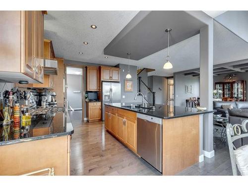 189 Cranleigh Terrace Se, Calgary, AB - Indoor Photo Showing Kitchen