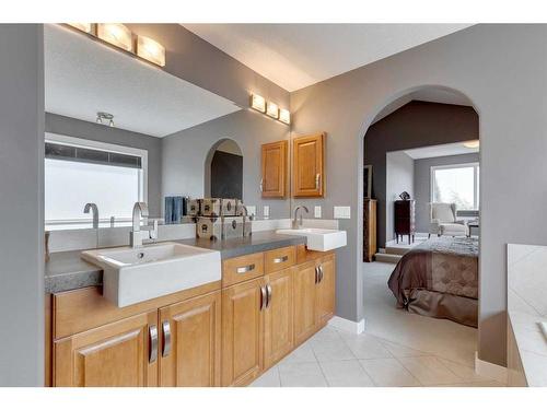 189 Cranleigh Terrace Se, Calgary, AB - Indoor Photo Showing Bathroom