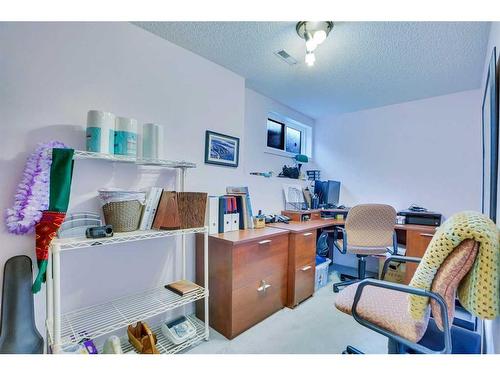 184 Hunterhorn Drive Ne, Calgary, AB - Indoor Photo Showing Office