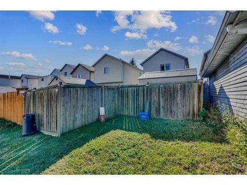 184 Hunterhorn Drive Ne, Calgary, AB - Outdoor