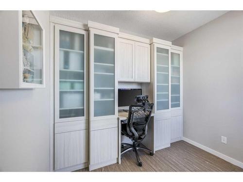 402-122 Mahogany Centre Se, Calgary, AB - Indoor Photo Showing Other Room