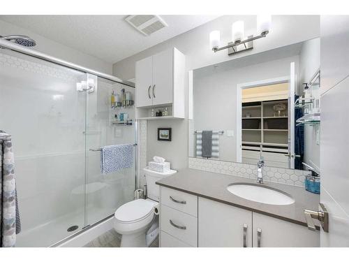 402-122 Mahogany Centre Se, Calgary, AB - Indoor Photo Showing Bathroom