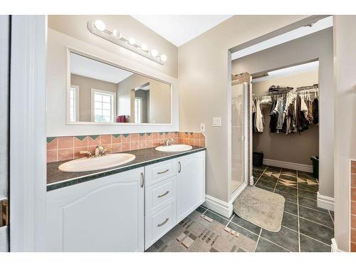 246025 20 Street East, Rural Foothills County, AB - Indoor Photo Showing Bathroom