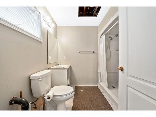 246025 20 Street East, Rural Foothills County, AB - Indoor Photo Showing Bathroom