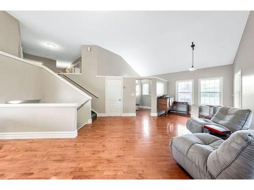 246025 20 Street East, Rural Foothills County, AB - Indoor Photo Showing Living Room