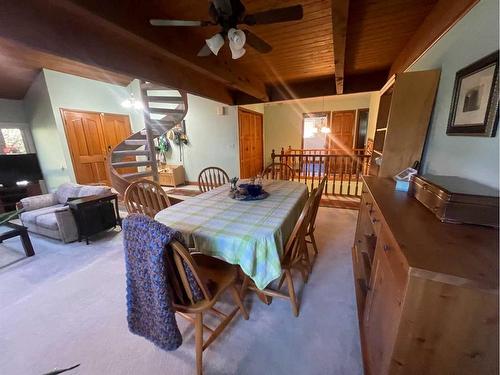 40 Westhill Crescent, Didsbury, AB - Indoor Photo Showing Dining Room